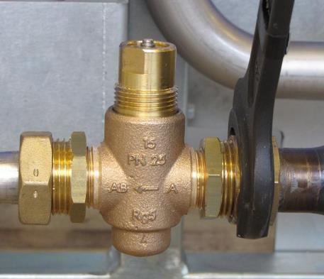 11.5 Change the hot water valve Before starting out repairs always close the primary supply and return shutoff valves and drain the system with the