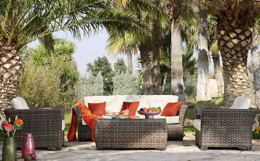 The Samoa collection is an outdoor collection that offers a unique thick weave pattern over aluminum frame. The powder-coated aluminum frame allows for years of hassle free maintenance.