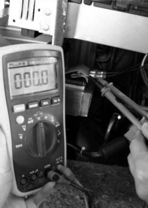 TROUBLESHOOTING Remark: Use a multi meter to test the resistance of the reactor which does not connect with capacitor.