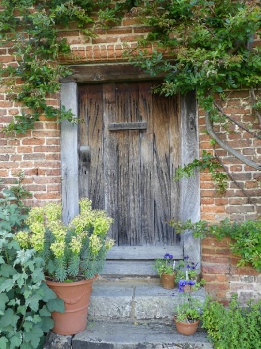 Horticultural Society of Maryland & Federated Garden Club of Maryland 2019 TOUR Hampton Court Flower Show & East of England Garden Tour We are continuing our series of garden intensive tours with a