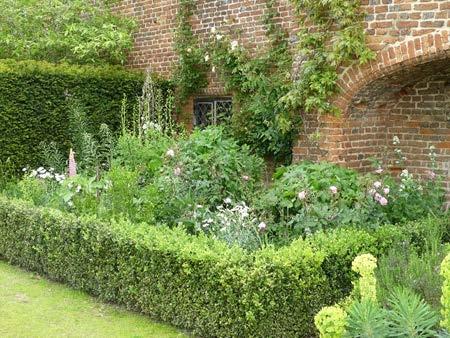 Perhaps England s most famous garden, created by Vita Sackville-West, Sissinghurst is a romantic garden with seasonal features.