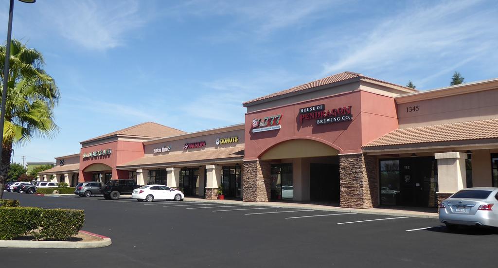 NECLEASE OF WILLOW AND NEES AVENUES, CLOVIS CA AVAILABLE FOR Parkway Trails Shopping Center NEC of Willow & Nees Avenues - Clovis, CA High traffic counts & strong demographics Near Willow