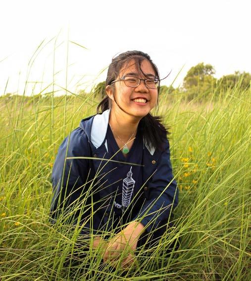 About Me Jenny Chiu [E-waste Project Leader] 3rd Year Environmental Sciences major Interested in the intersections between the environment, industry, and society Experience with zero waste