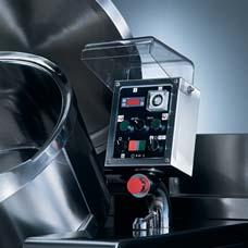 The continuous, adjustable speed mixing system makes it possible to mix any product homogenously and optimise scraping
