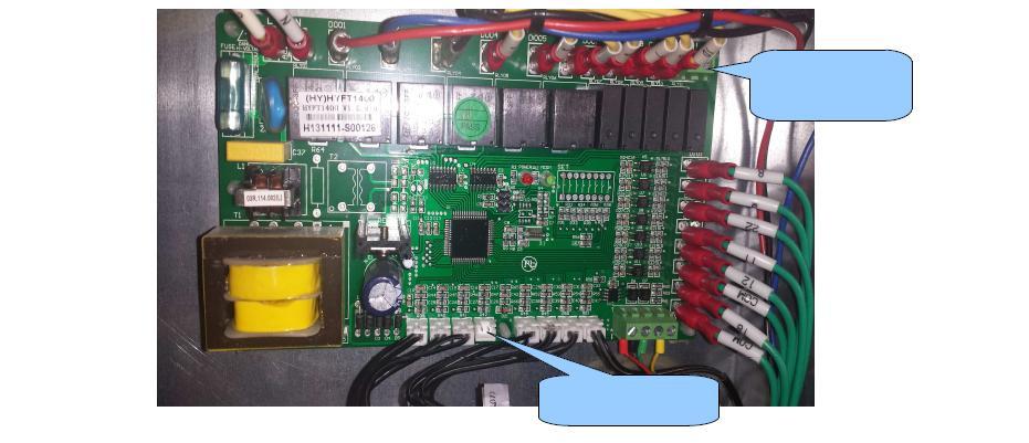 The power cable for the power supply to the side is led by the black rubber grommet. Alarm Output On the PCB is an alarm output, it is activated (contacts) when a fault (error) is detected.