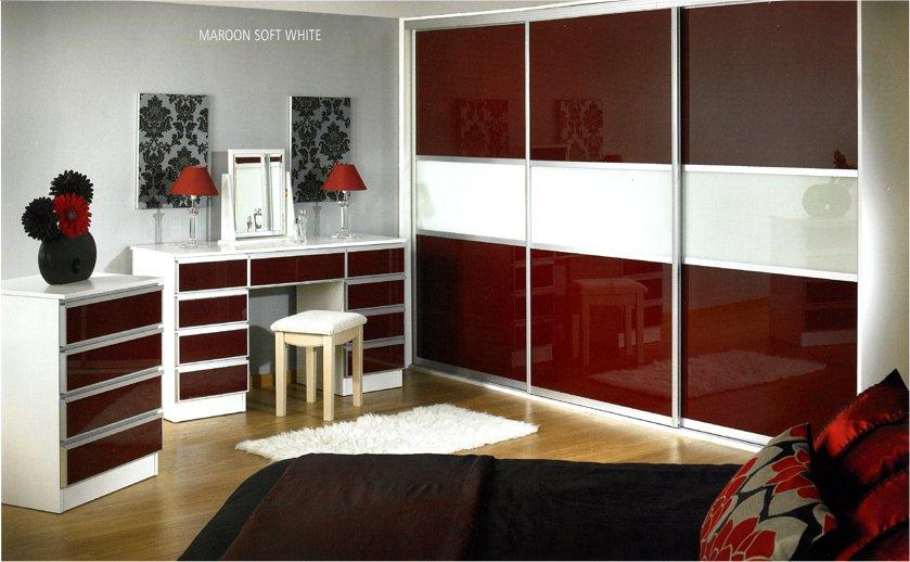 TITAN Split panel wardrobe system The Titan range is only offered with a satin