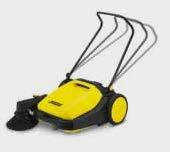 The KM 70/20 is ideal for sweeping small areas indoors and outdoors.