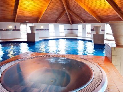 facilities Heated swimming pool,