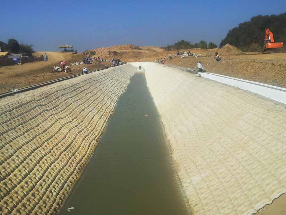 TENCATE GEOSYNTHETICS PRODUCTS TenCate Geotube Concrete Mattress is manufactured with specially engineered fabrics structured to enable cement mortar to be pumped in on-site to form a concrete