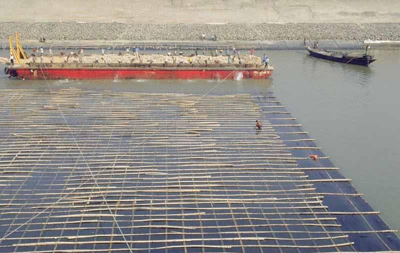 It offers a cost effective and time efficient option to concrete slabs and rip-rap in the construction of ports and harbours.