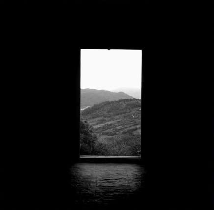 BORROWED SCENERY - A Korean Philosophy about window and surrounding Window is a frame that can hold scenery. Research There is a Korean philosophy about window, called borrowed scenery.