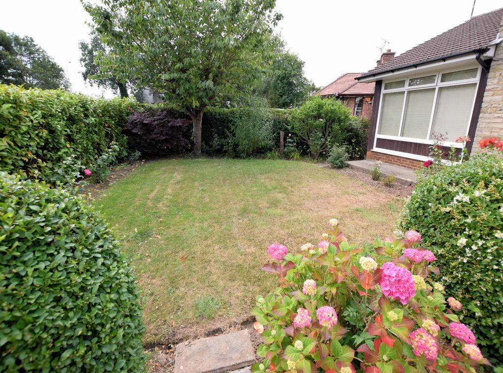 A well regarded, tree lined road for this individually designed three bed detached bungalow convenient for Proudfoots supermarket, pub/restaurant, Library and garage etc.