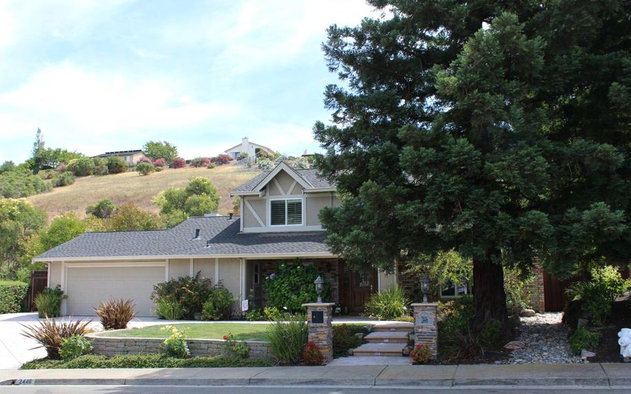Bollinger Hills Spotlight Home Recognizing homeowners who have done an exceptional job of maintaining their homes, which helps make Bollinger Hills one of the premier developments in the San Ramon