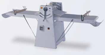 (Ø 60 mm) may be adjusted depending on the thickness requested Working width: 500 mm Manual lever to invert cylinder rotation Flour container fixed on the top of the machine Remote foot pedal to