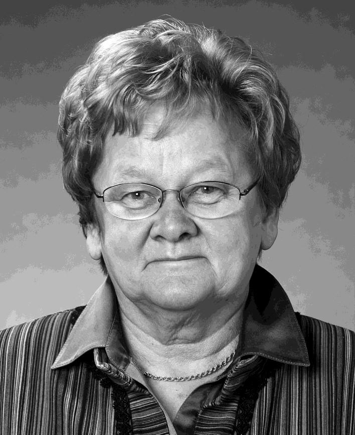 70 Akadeemik Ene Ergma Ene Ergma on sündinud 29. veebruaril 1944. a Rakveres sõjaväelase perekonnas. 1962. aastal lõpetas ta C. R. Jakobsoni nimelise Viljandi 1.