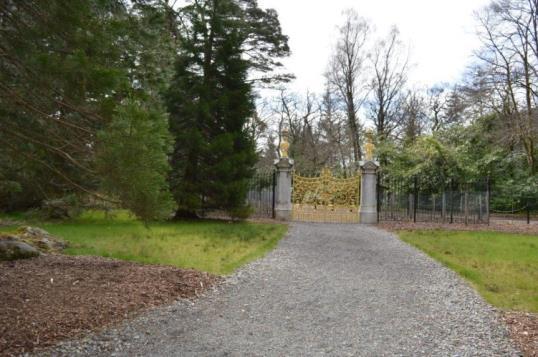 5.5 Golden Gates Above: Benmore s Golden Gates are accessible to view along a wide loose