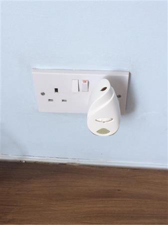 sockets. Front wall, fair condition.