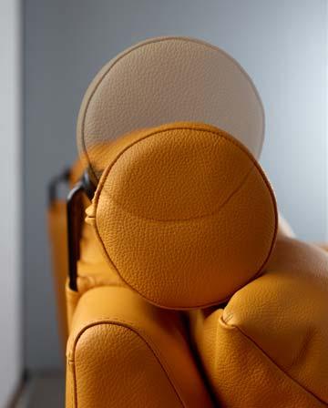 position. Our flexible headrest has subtle movement is easily adjusted, making the sitting experience even better.
