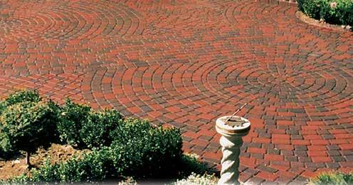 graceful circles to serpentine sidewalks with Fendt Carousel pavers.