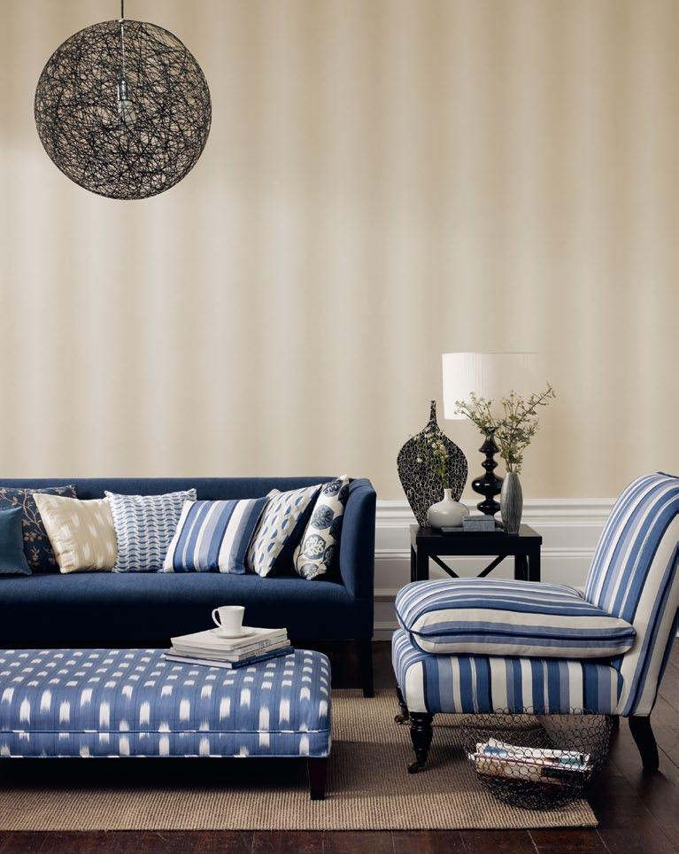 Cl assic Blue colours I love the elegance of classic indigo and linen. It is fresh and utterly timeless.