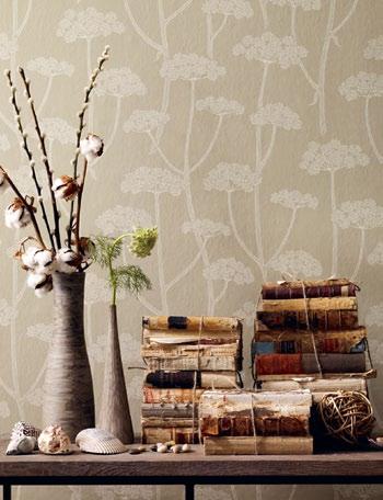 4-8P LEFT: WALLPAPER Anise 211645 RIGHT: CURTAINS Anise 231335