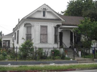 were often also recorded under the context of Early Residential Development. Address: 124 E.