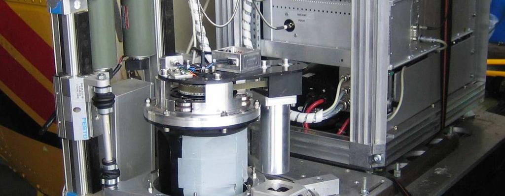 Linear axes Telescope motor Laser stabilized platform Camera Telescope (laser scanning mechanism) Figure 4: