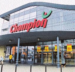 At the same time, the brand invested in the renovation of about twenty stores in the guidelines defined for the Carré Sénart hypermarket.