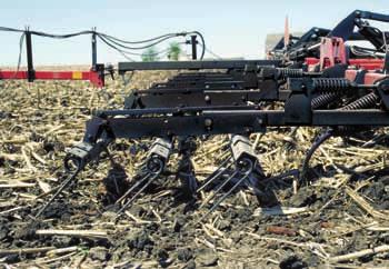 VALUABLE VERSATILITY FOR VARYING SOIL TYPES Case IH tiger-mate 200 Advanced Leveling Systems (ALS) evenly distribute soil and residue behind the field cultivator for a smooth, level field finish and