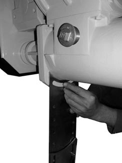 4 Installing the heating system HDG Compact 2 4 3 Figure 4/32 - Attaching the supporting foot 47.Bolt the supporting foot (3) with an M 2 screw (2) onto the feed system () using a 9 mm spanner. 48.