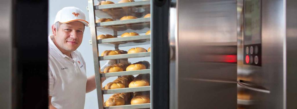 The full-surface insulation, the separated floor, the lowerable ramp and the steam proof door seal secured all around keeps the precious heat and the steam inside the oven and minimizes heat loss.