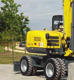 Move quickly. Excavate precisely. Work economically: The Wacker Neuson hydraulics simply moves more. Wacker Neuson Facts 9503: Synchronized and smooth arm movements. Highly mobile and versatile.