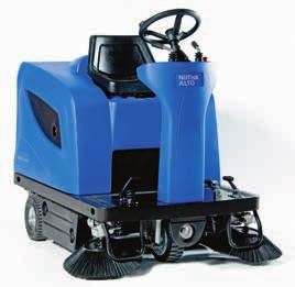 FLOORTEC R 670 Ride-on sweepers w/manual dump FLOORTEC R 670 is a robust sweeper designed to withstand tough working conditions indoors or out.