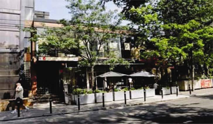 4.5 Outdoor Cafes and Patios When feasible restaurants are encouraged to provide outdoor cafe seating and patios; Patios can also be provided in the front yard, within the street right of way, in the