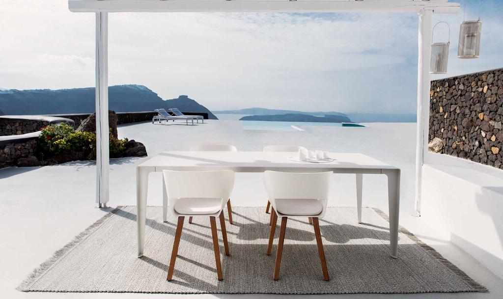 218 219 Mirthe dining table 210x95cm in white.