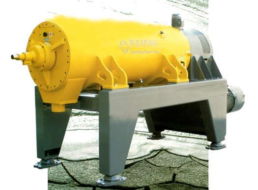 HOPPERS & BELT FEEDERS BRUCE Hoppers & Belt Feeders are designed for feeding large quantities of bulk material evenly and consistently into crushing, washing or screening plants.