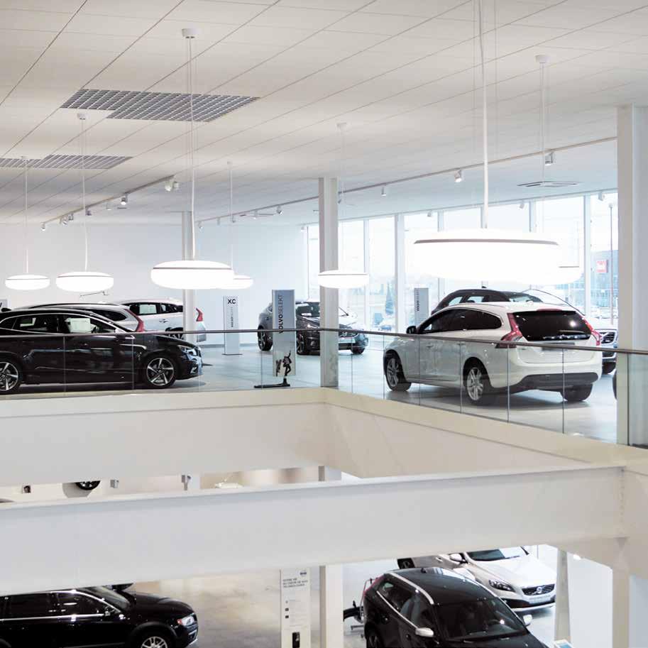 When entering the car showroom you get a feeling of a fresh and stylish area with daylight that enters through the big glass windows.