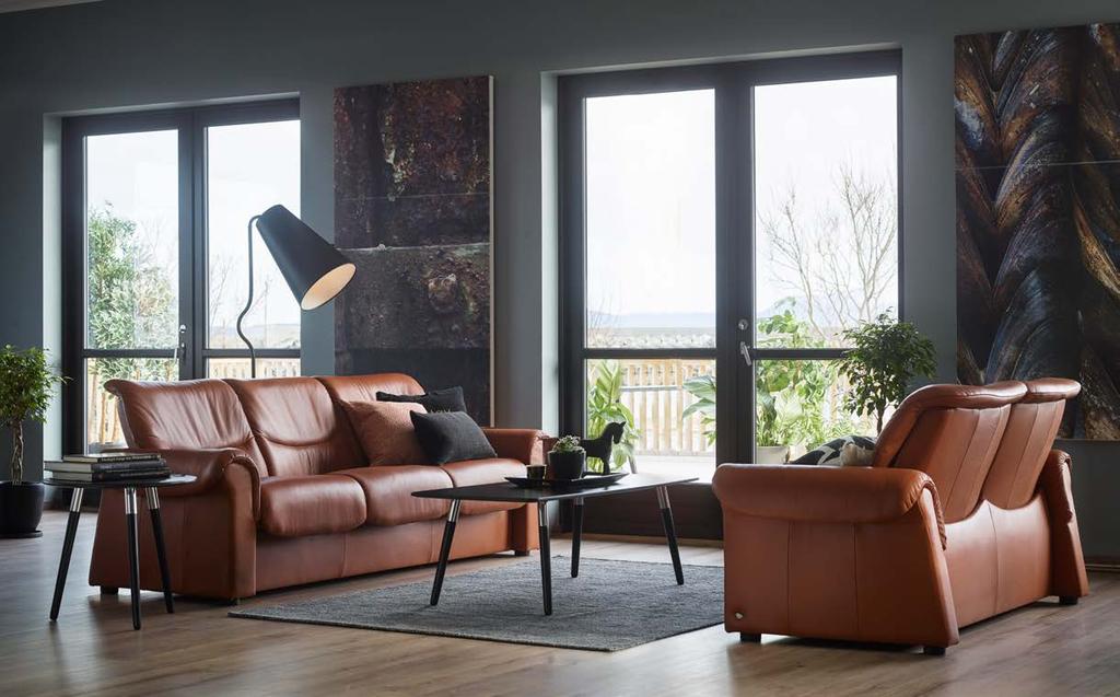 High expectations? Stressless Liberty combines timeless design with premium comfort, meeting all your needs with soft cushions and individually adjustable seats.