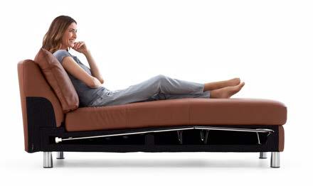 This discreet tilting mechanism enables the sofa to automatically adjust to your body,