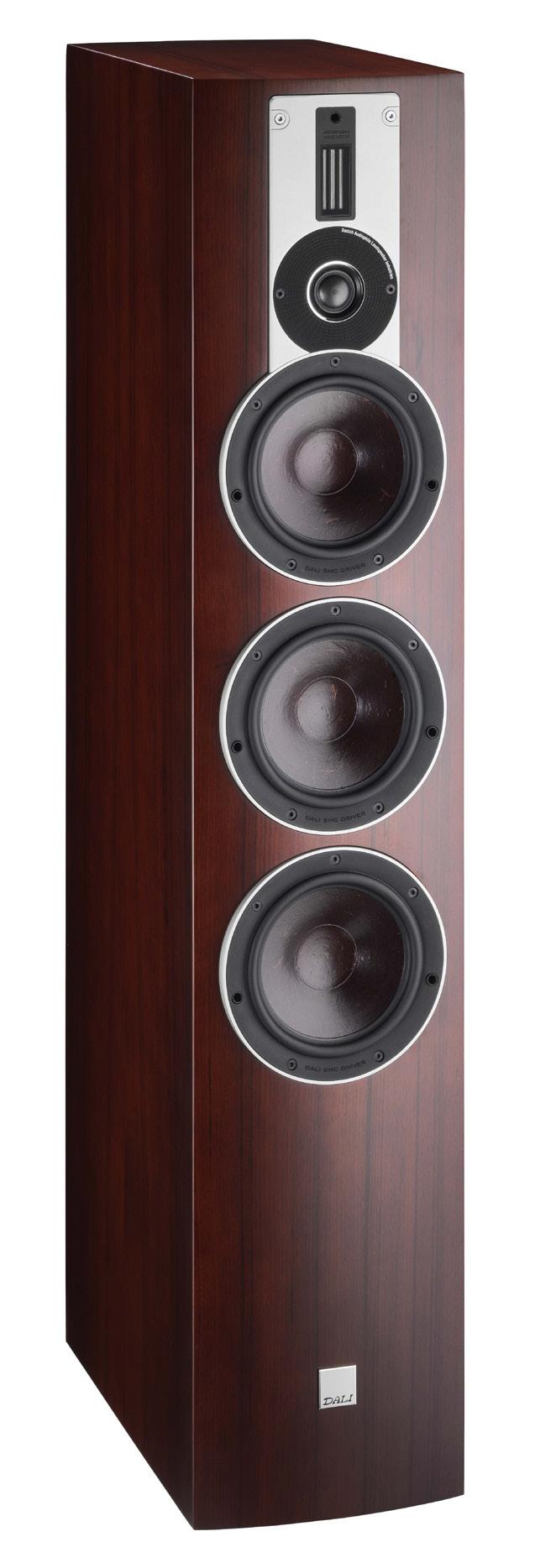 This extra woofer makes it more powerful, with an enhanced and controlled performance.