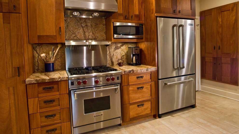 10 REGULAR COUNTER DEPTH Regular counter depth refrigerators are