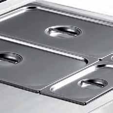The MAGISTRA 900/980 bain-marie range is composed of 2 freestanding electric models.