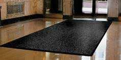 help to minimise mat movement Moulded bevelled edging on all four sides creates a retention dam to trap moisture Suitable for indoor/outdoor entrances in wet environments, lobbies, foyers