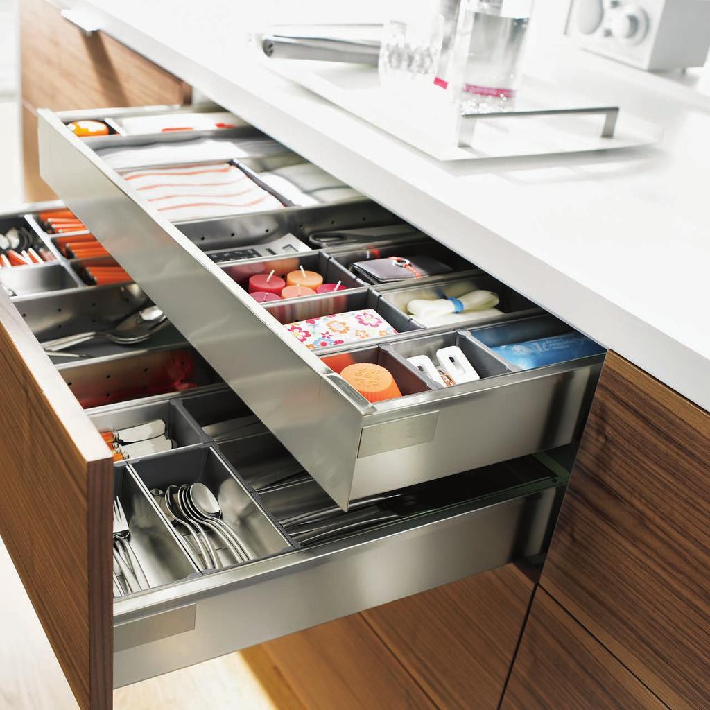 ORGA-LINE for TANDEMBOX ORGA-LINE for TANDEMBOX is Blum's solution for metal drawers. The adjustable organization is not only ideal for top drawers, but deep drawers, too.