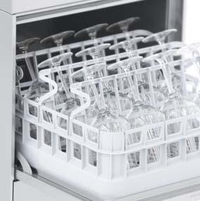 Easy-to-clean deep drawn rack guides and rounded vertical edges in wash chamber.