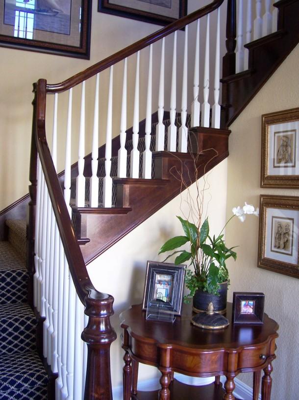 Stairways In any home, stairways, like hallways, should be clear, light and clean.