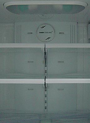 2. PRODUCT SPECIFICATIONS 2-1) Introduction of main function A newly Developed SAMSUNG bottom mount freezer in