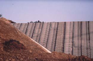 FIGARI DAM LESSON LEARNED Non-reinforced PVC geomembranes should not be used on steep slopes.