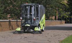 Outsmart dust and debris with the versatile 636HS air sweeper. Let your public space speak for itself.