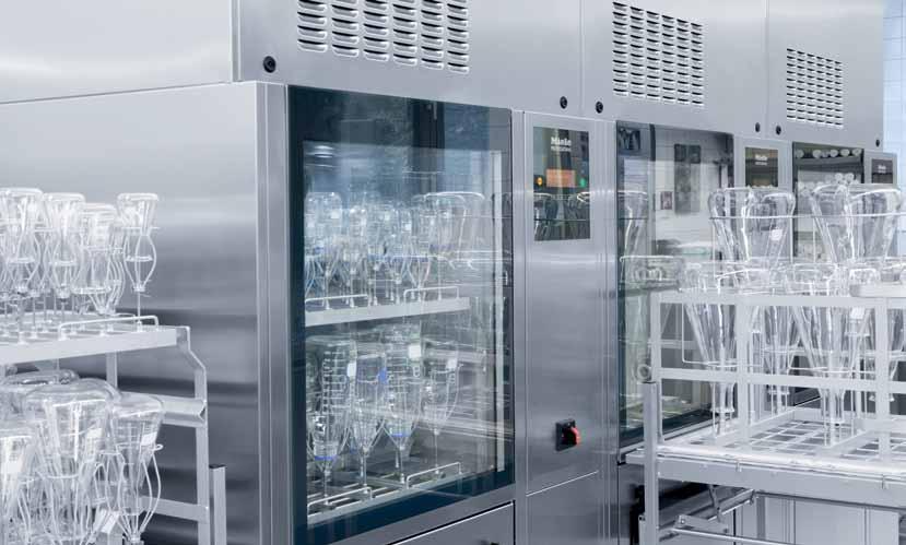 Practice Experience Expertise Typically Miele Manual versus machine-based reprocessing Many laboratories have already experienced the benefits of the machine-based reprocessing of glassware.